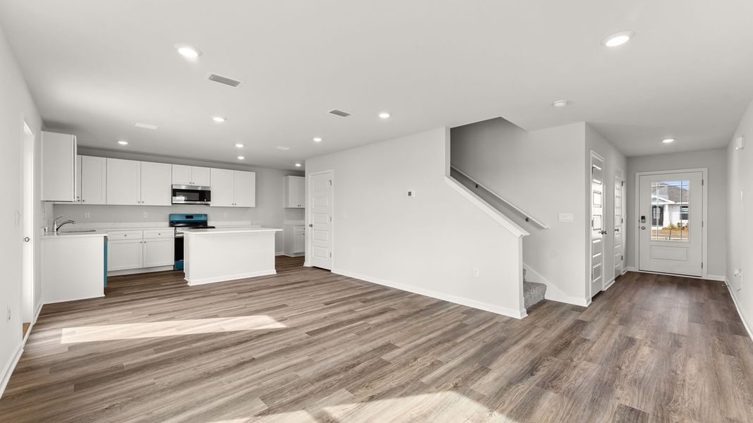Spacious, unfurnished interior of a new home in Hodges Bayou Plantation, Panama City (Image 17). Spacious, unfurnished interior of a new home in Hodges Bayou Plantation, Panama City (Image 17).