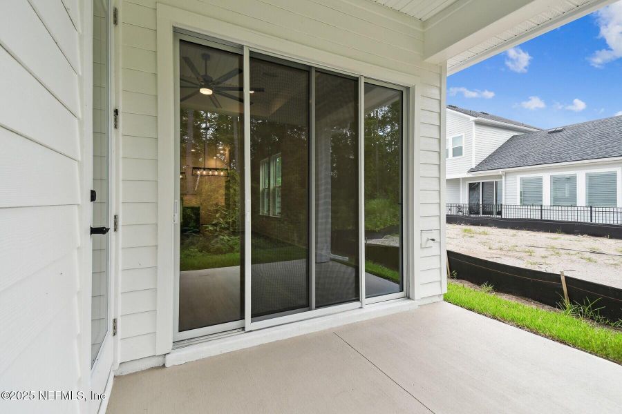 Image 18 of a home in Reflections 40' Front Load.