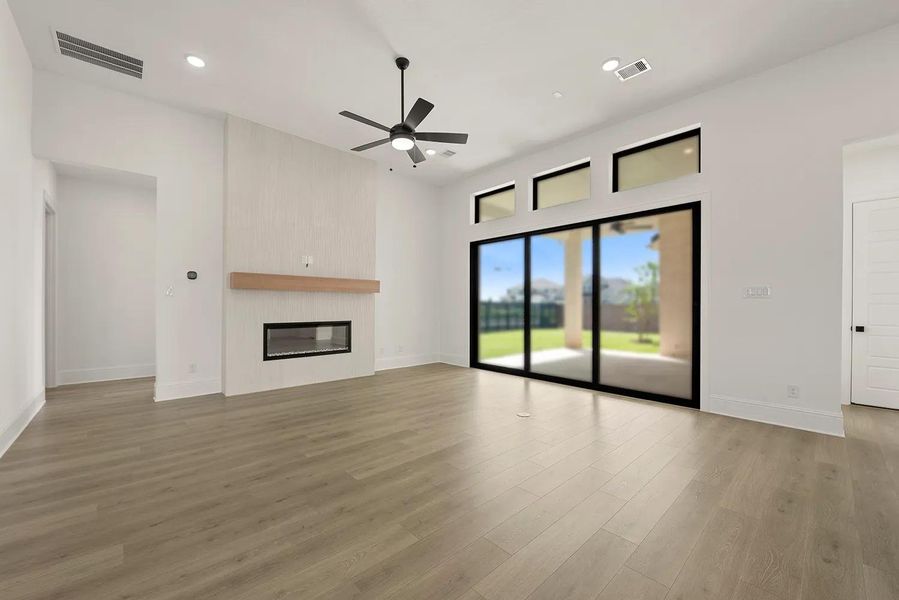 Sydney E Family room
