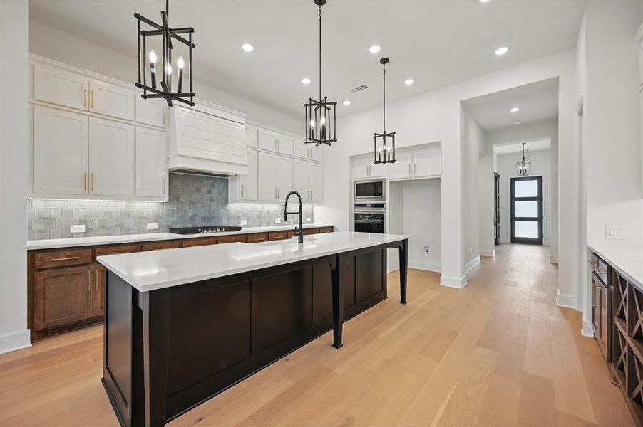 Furnished interior view inside a new home in Dove Hollow, Waxahachie (Image 9). Furnished interior view inside a new home in Dove Hollow, Waxahachie (Image 9).