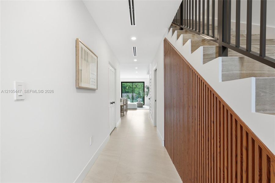 Spacious, unfurnished interior of a new home in , Miami (Image 22).