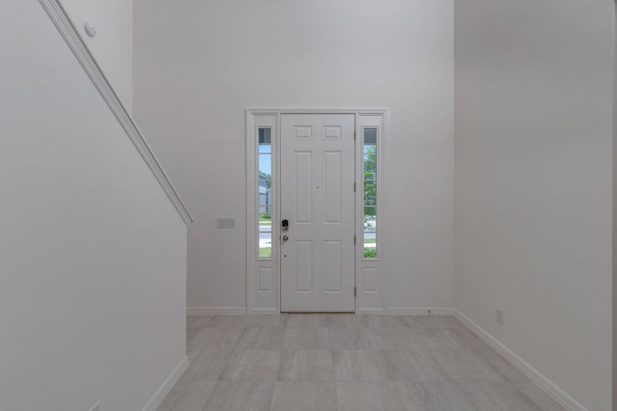 Stylish and Bright Foyer in Central Florida Home
