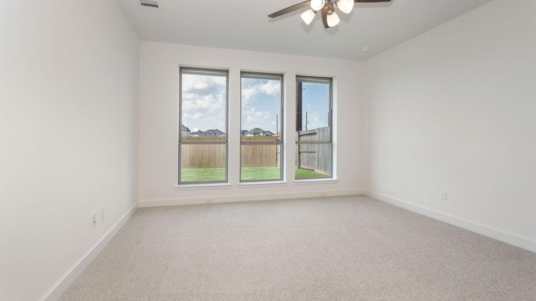 Spacious, unfurnished interior of a new home in Candela, Richmond (Image 10).