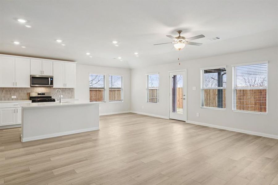 Spacious, unfurnished interior of a new home in Parks at Foster Crossing - Premier Series, Anna (Image 33). Spacious, unfurnished interior of a new home in Parks at Foster Crossing - Premier Series, Anna (Image 33).