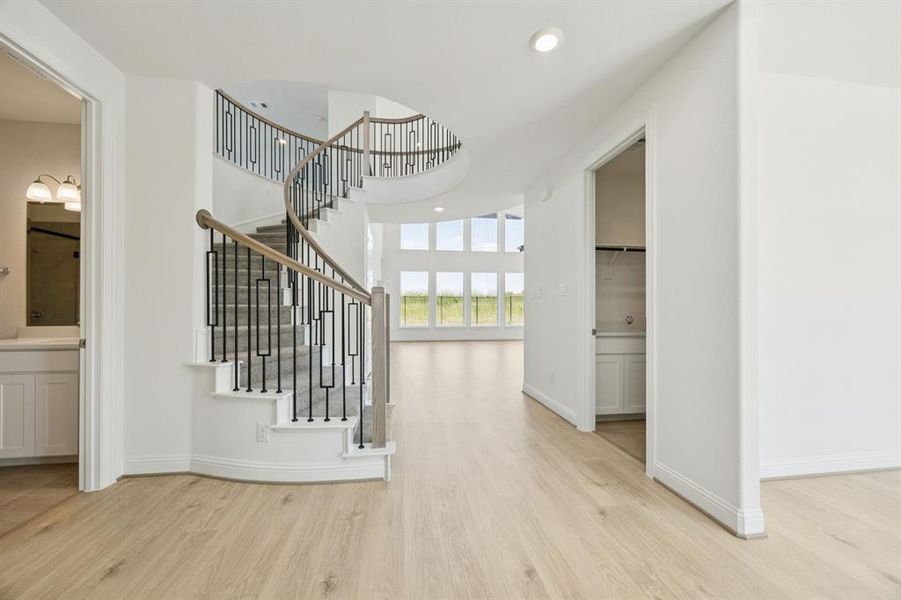 Spacious, unfurnished interior of a new home in Breezy Hill, Rockwall (Image 15). Spacious, unfurnished interior of a new home in Breezy Hill, Rockwall (Image 15).