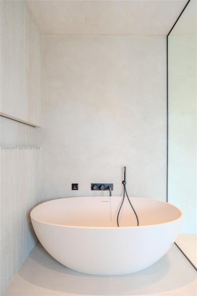 Close-up of interior finishes inside a home in , Fort Lauderdale (Image 14).