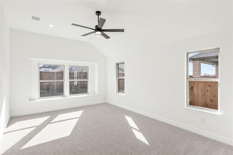 Spacious, unfurnished interior of a new home in Creekview Meadows, Pilot Point (Image 31).