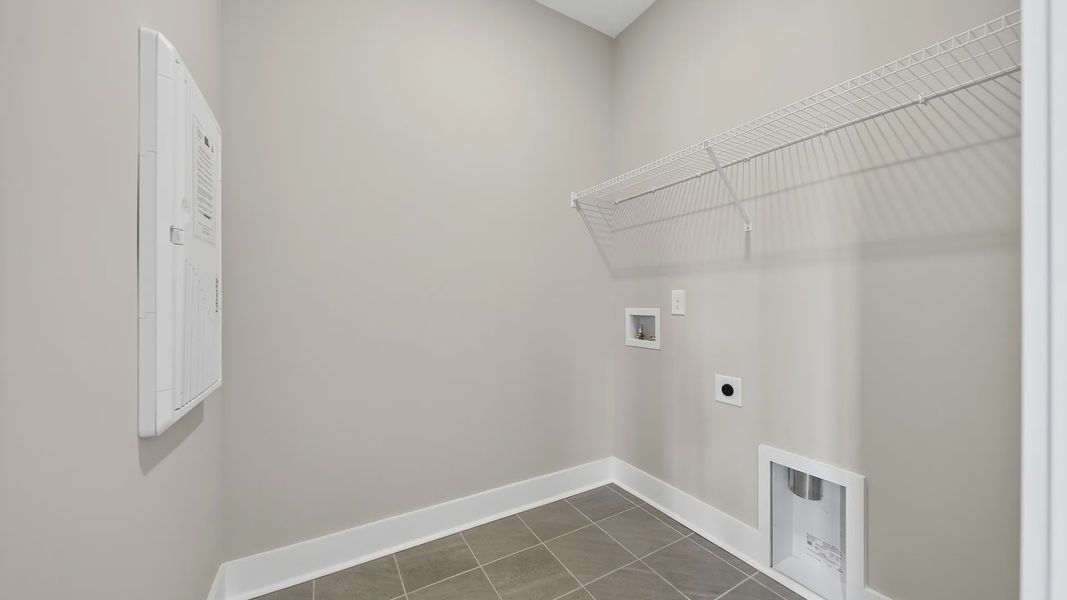 Spacious, unfurnished interior of a new home in McClure Farms, Columbia (Image 24).