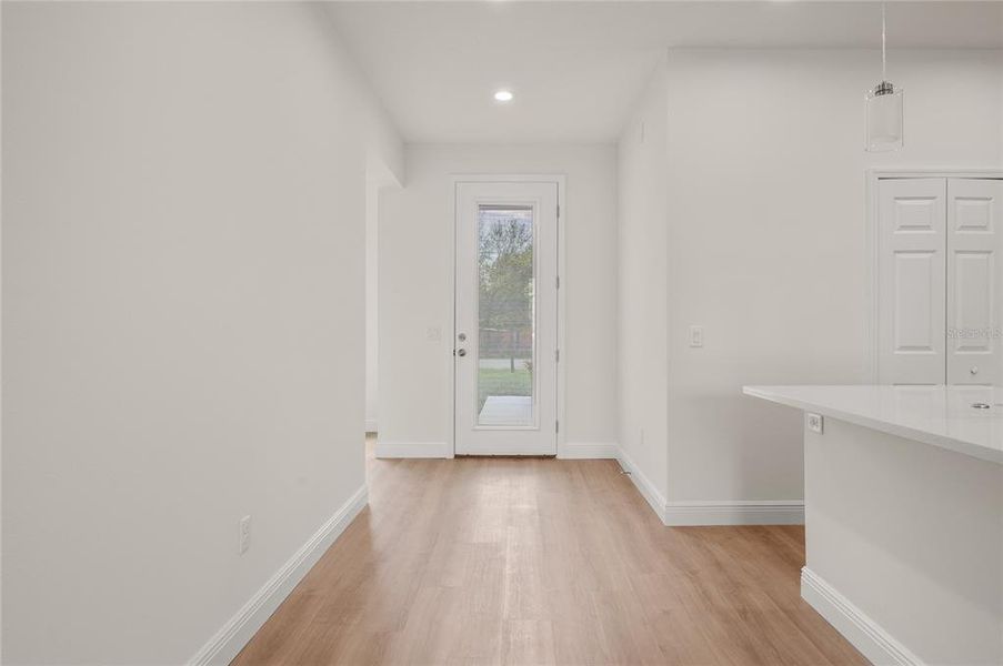 Spacious, unfurnished interior of a new home in , Osteen (Image 20).