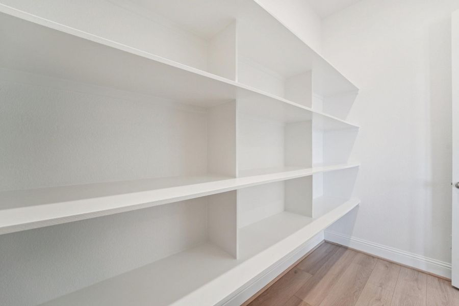 Image 48 of a home in Meridiana 70'.