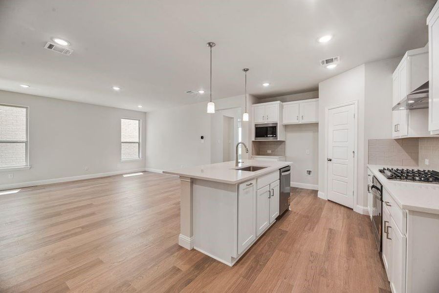 Furnished interior view inside a new home in Bayside, Rowlett (Image 12).