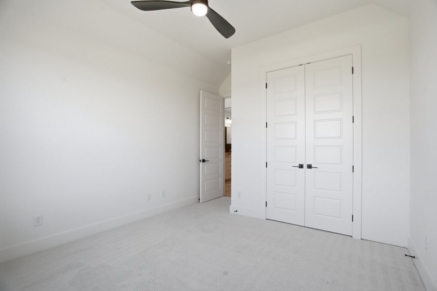 Spacious, unfurnished interior of a new home in Summit Ranch, Aledo (Image 36).