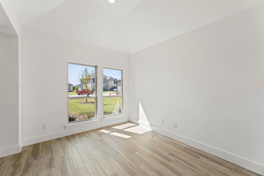 05. 9729 Chesney - Dining 05. 9729 Chesney - Dining