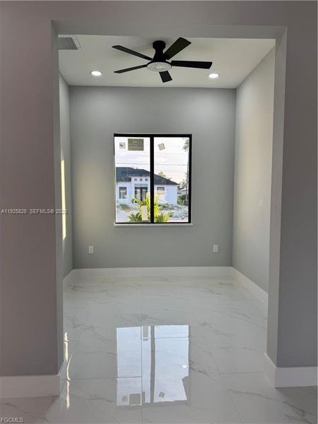 Spacious, unfurnished interior of a new home in , Lehigh Acres (Image 16).
