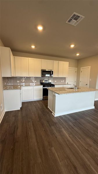 Light & Bright Open Concept Kitchen