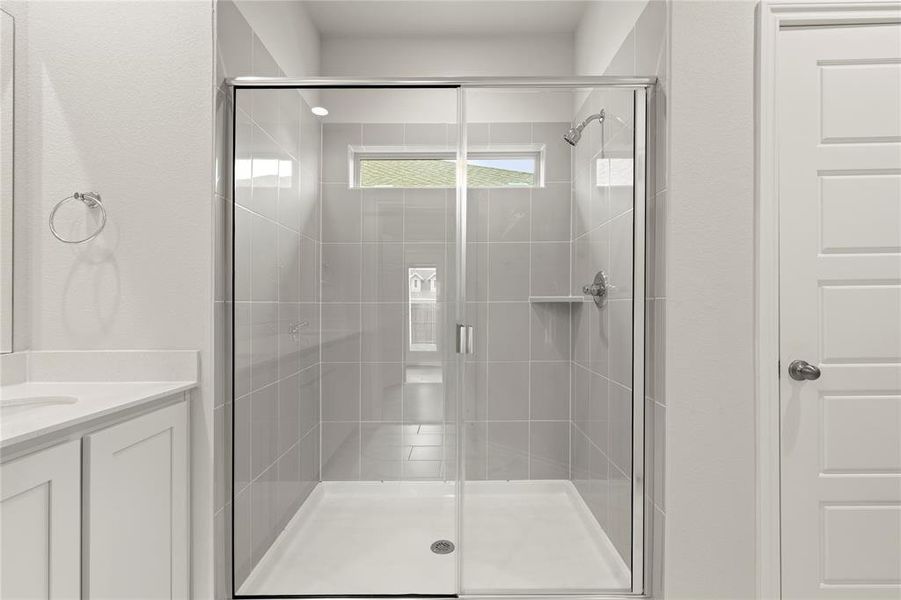 17. 2116 Hickory - Bath (2)