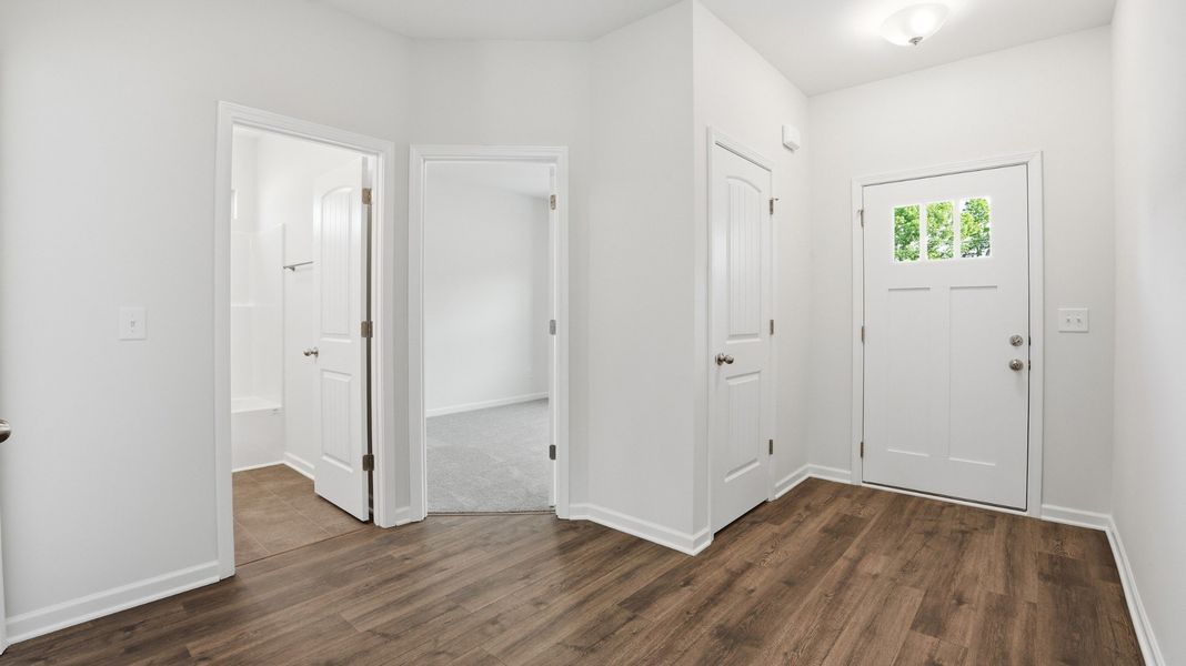 Spacious, unfurnished interior of a new home in Stillwater, Tullahoma (Image 12).