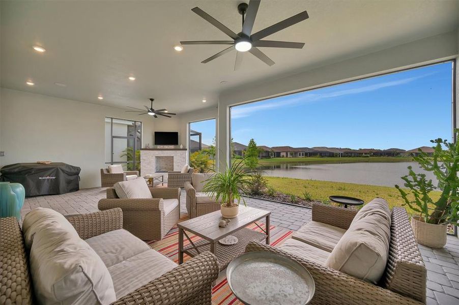 Furnished interior view inside a new home in , Palmetto (Image 71).