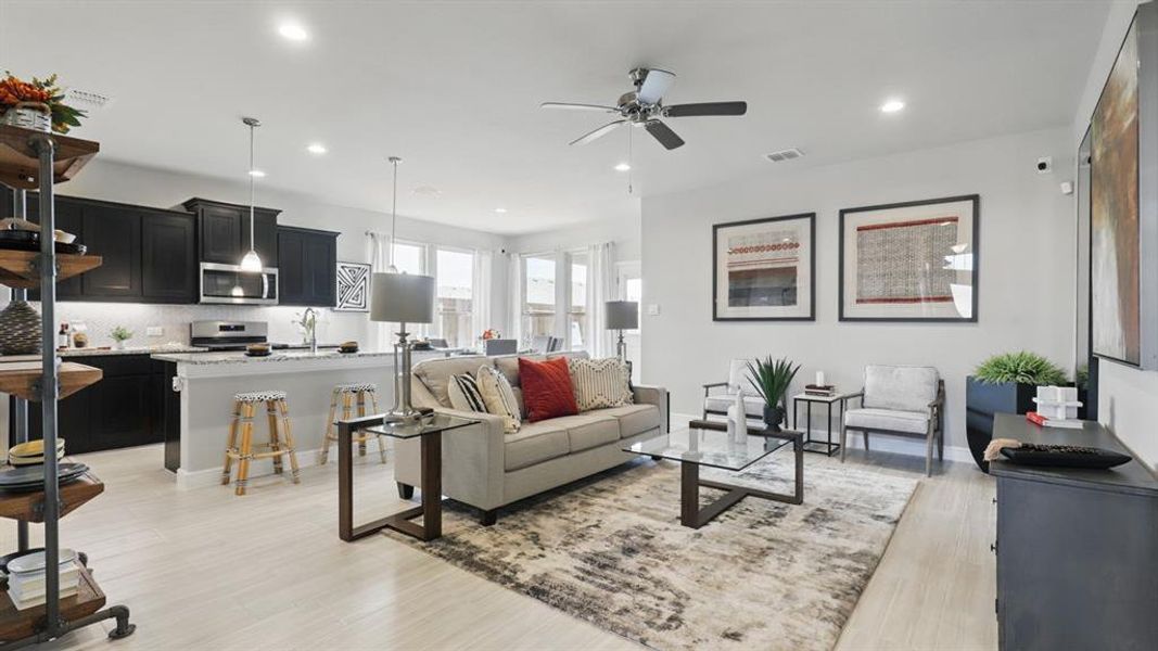 Furnished interior view inside a new home in Legado, Cleburne (Image 18).