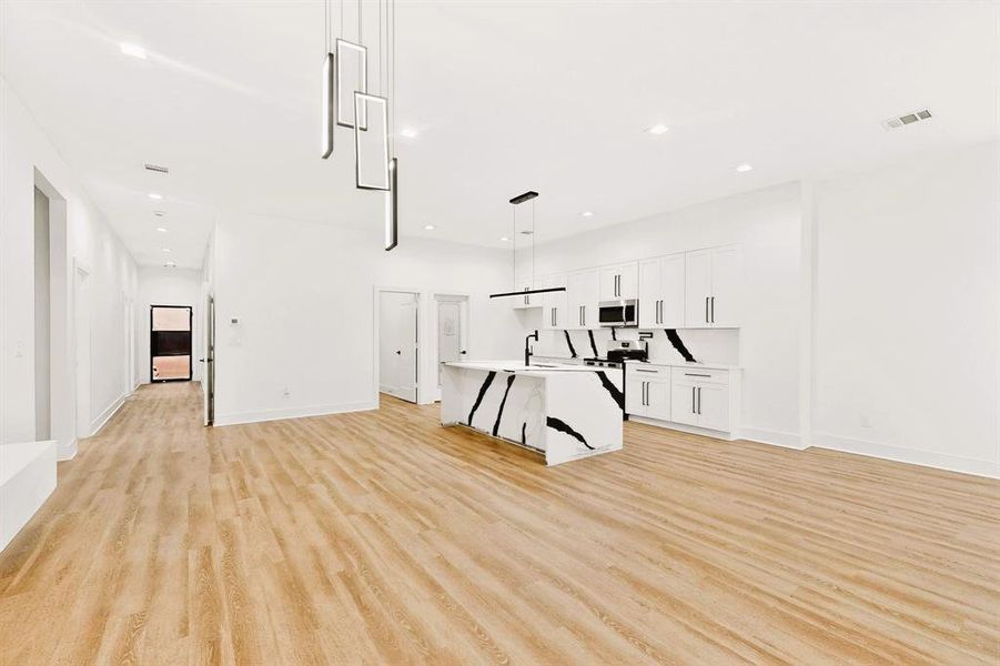 Spacious, unfurnished interior of a new home in , Dallas (Image 19). Spacious, unfurnished interior of a new home in , Dallas (Image 19).