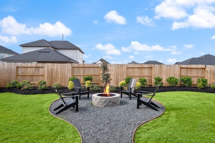 Exterior details and patio area of a home in Attwater, Waller (Image 26).