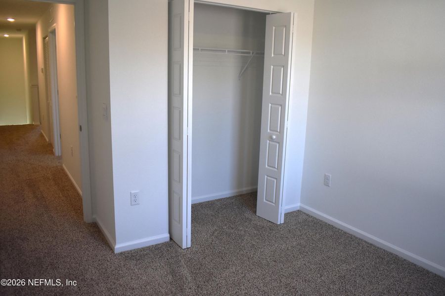 Spacious, unfurnished interior of a new home in Irongate Villas, Jacksonville (Image 25).