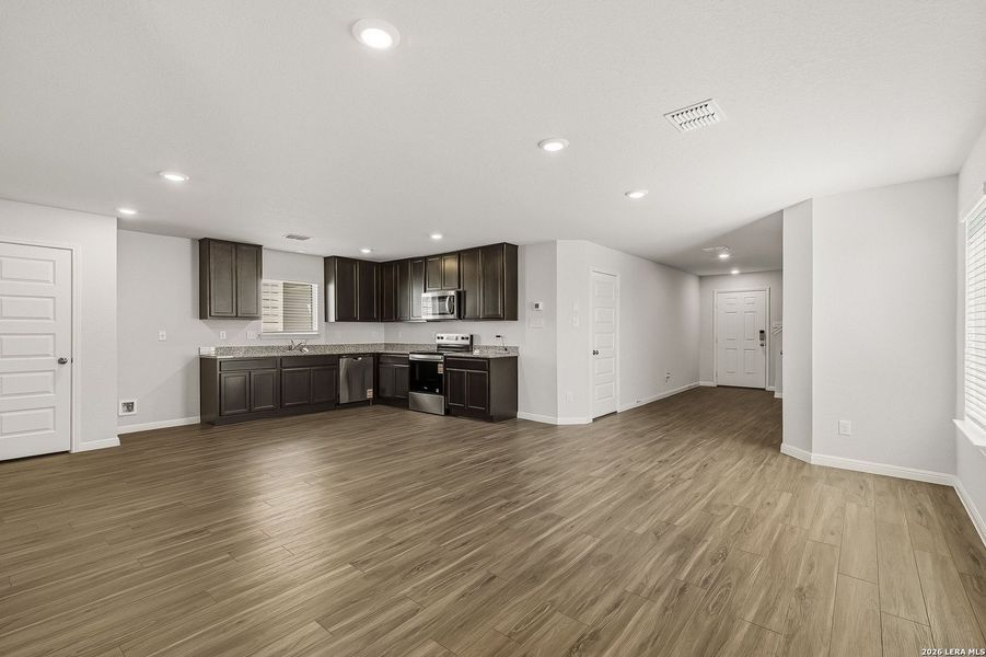 Spacious, unfurnished interior of a new home in Applewhite Meadows, San Antonio (Image 11). Spacious, unfurnished interior of a new home in Applewhite Meadows, San Antonio (Image 11).
