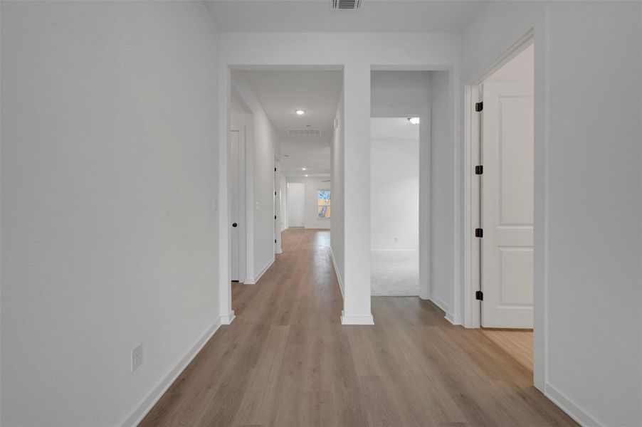 Spacious, unfurnished interior of a new home in Heritage, Dripping Springs (Image 20). Spacious, unfurnished interior of a new home in Heritage, Dripping Springs (Image 20).