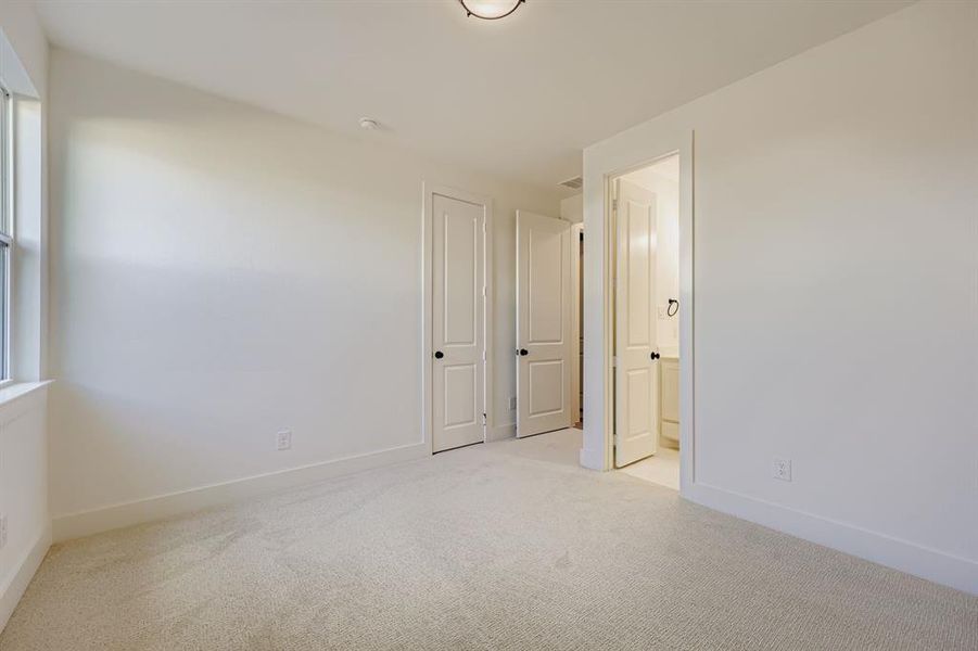 Spacious, unfurnished interior of a new home in M3 Ranch 60s, Mansfield (Image 26).