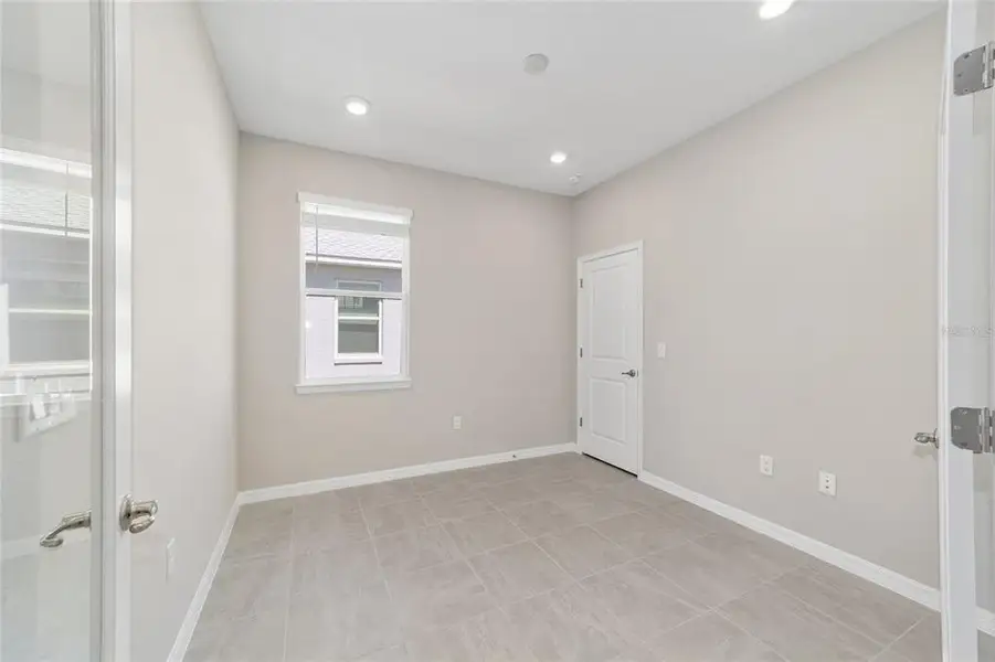 Spacious, unfurnished interior of a new home in , Ocala (Image 36).