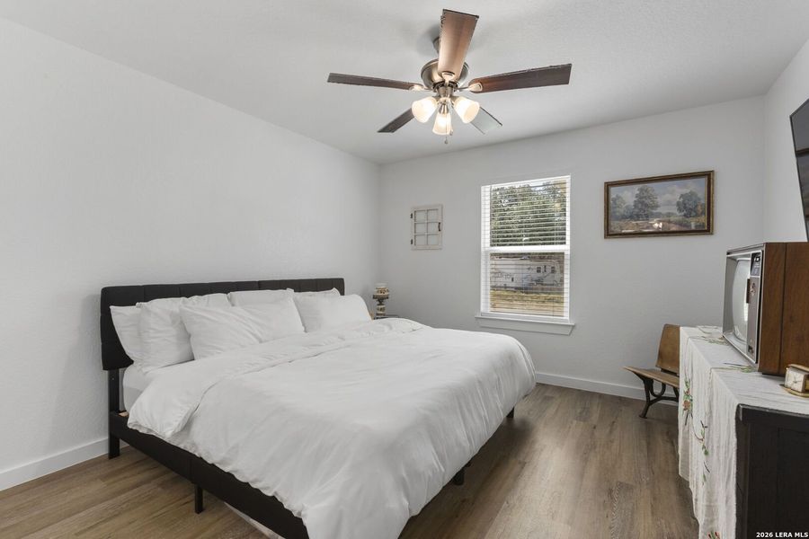 Furnished interior view inside a new home in , Bandera (Image 32).