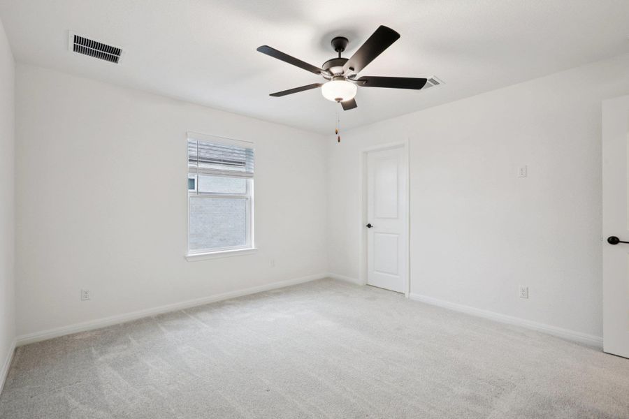 Spacious, unfurnished interior of a new home in , Kyle (Image 26).