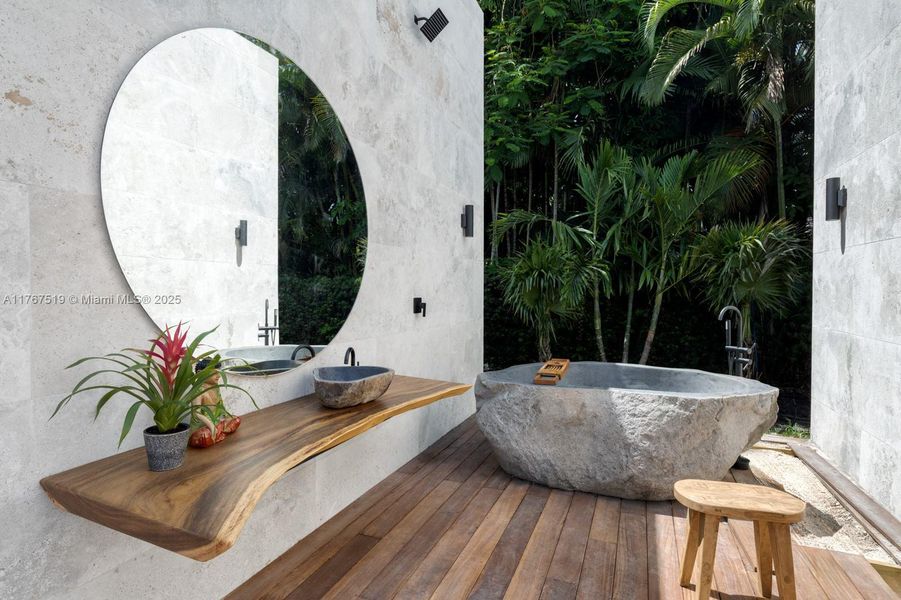 Image 28 of a home in .