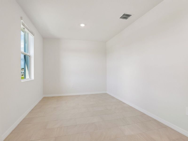 Spacious, unfurnished interior of a new home in Benton Hills - Classic Series, Brooksville (Image 14).