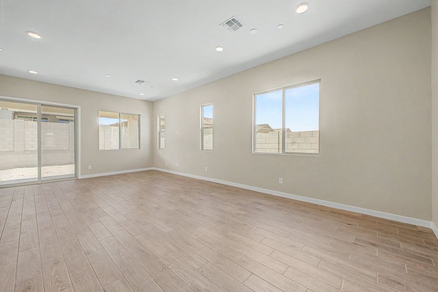 Spacious, unfurnished interior of a new home in Mira Vista at Victory, Buckeye (Image 9). Spacious, unfurnished interior of a new home in Mira Vista at Victory, Buckeye (Image 9).