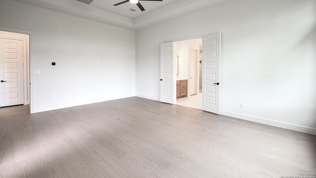 Spacious, unfurnished interior of a new home in The Preserve At Elm Creek 1 Acre, Canyon Lake (Image 12). Spacious, unfurnished interior of a new home in The Preserve At Elm Creek 1 Acre, Canyon Lake (Image 12).