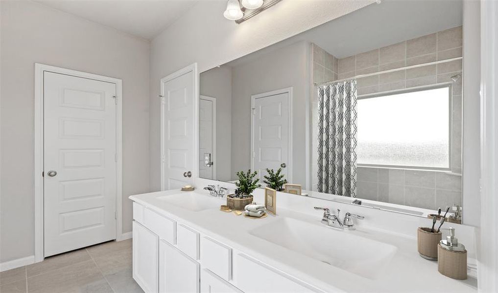 Double sinks in owner's bath (*Photo not of actual home and used for illustration purposes only.)