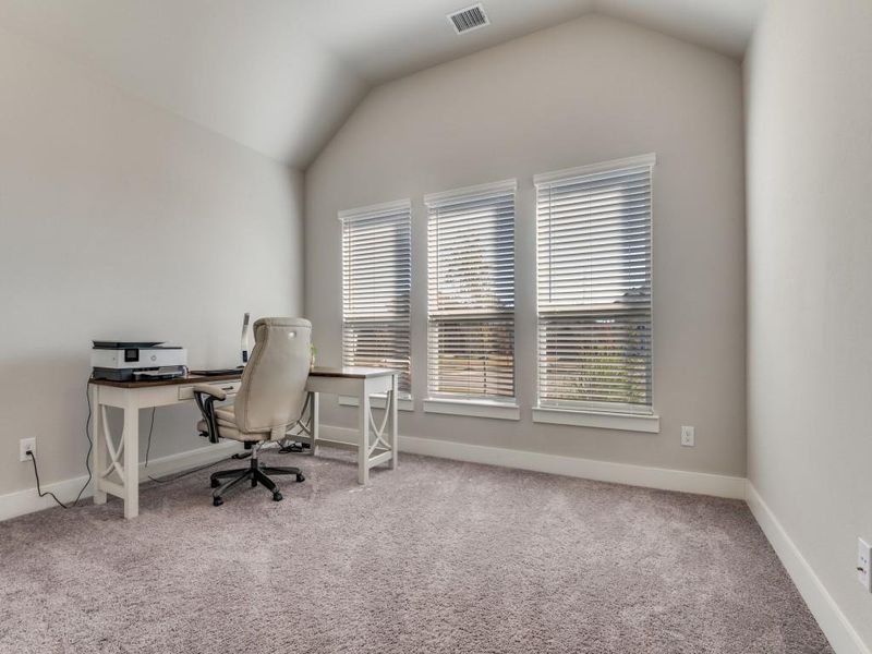 Furnished interior view inside a new home in Oaks of North Grove, Waxahachie (Image 9).