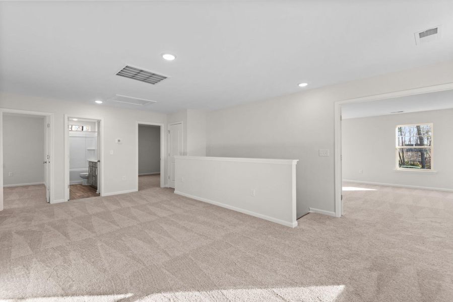 Spacious, unfurnished interior of a new home in Chandler Ridge, McLeansville (Image 26).