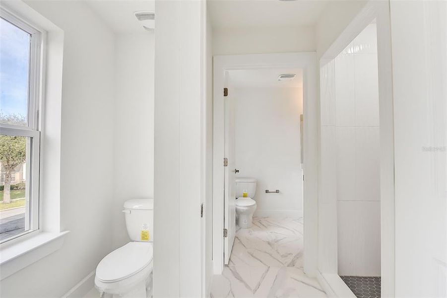 Furnished interior view inside a new home in , Apopka (Image 9).