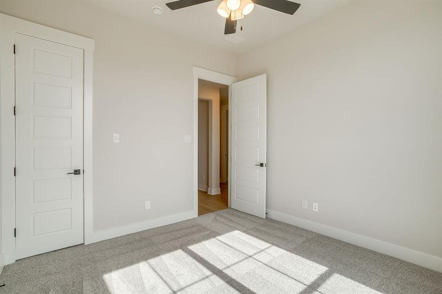 Spacious, unfurnished interior of a new home in Waterfall Ranch Estates, Waxahachie (Image 36).