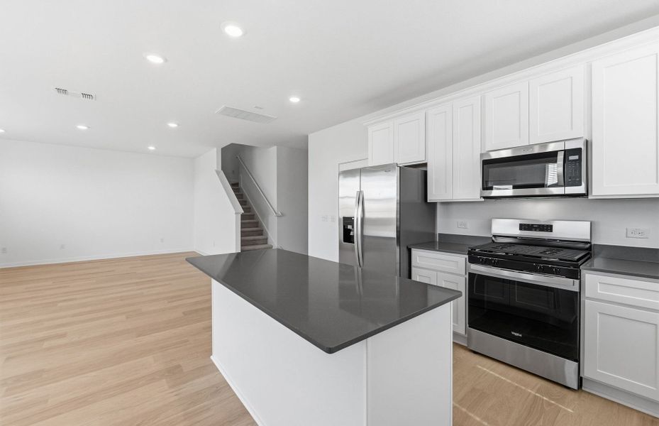 Furnished interior view inside a new home in Vantage, San Marcos (Image 10).