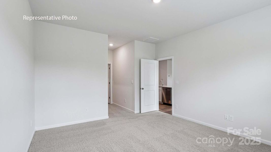 Spacious, unfurnished interior of a new home in Laurelbrook, Sherrills Ford (Image 27).