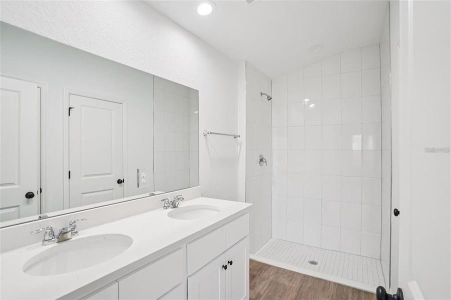 Furnished interior view inside a new home in , Ocala (Image 7).