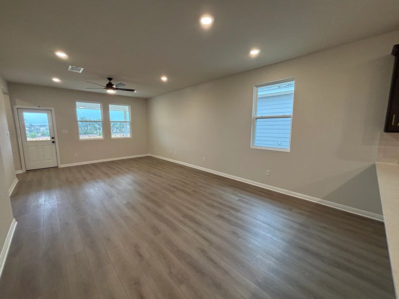 Spacious, unfurnished interior of a new home in Cannon Ranch 45s, Dripping Springs (Image 16).