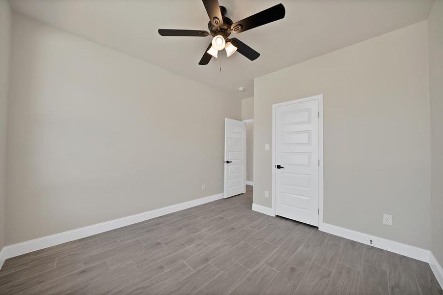Spacious, unfurnished interior of a new home in , Granbury (Image 13).