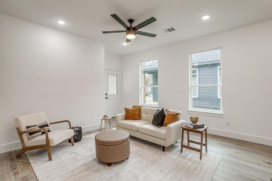 Furnished interior view inside a new home in , Fort Worth (Image 18). Furnished interior view inside a new home in , Fort Worth (Image 18).