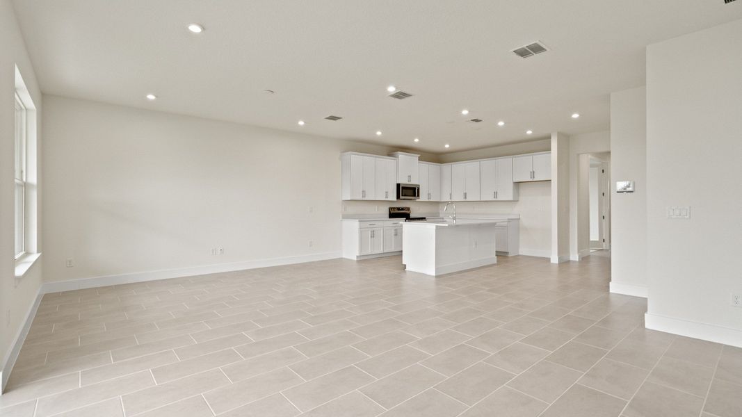 Representative unfurnished interior of a home built from the Longleaf by DRB Homes in Lakeside at Satilla, St. Cloud (Image 36).