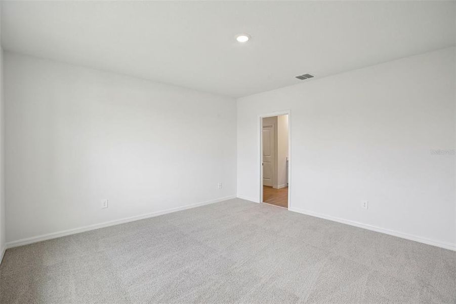 Spacious, unfurnished interior of a new home in Two Rivers - Classic Series, Zephyrhills (Image 33).