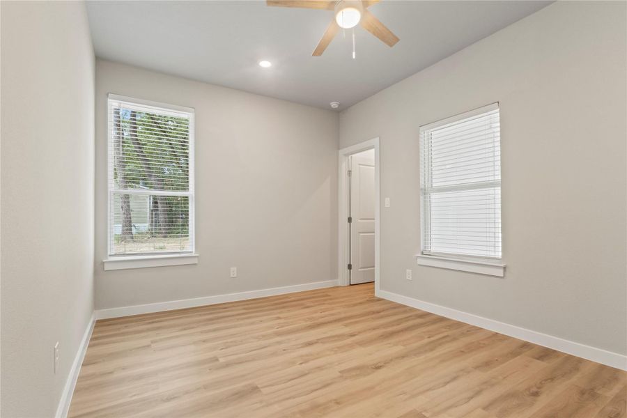 An exceptional primary bedroom with generous space and effortless elegance. An exceptional primary bedroom with generous space and effortless elegance.